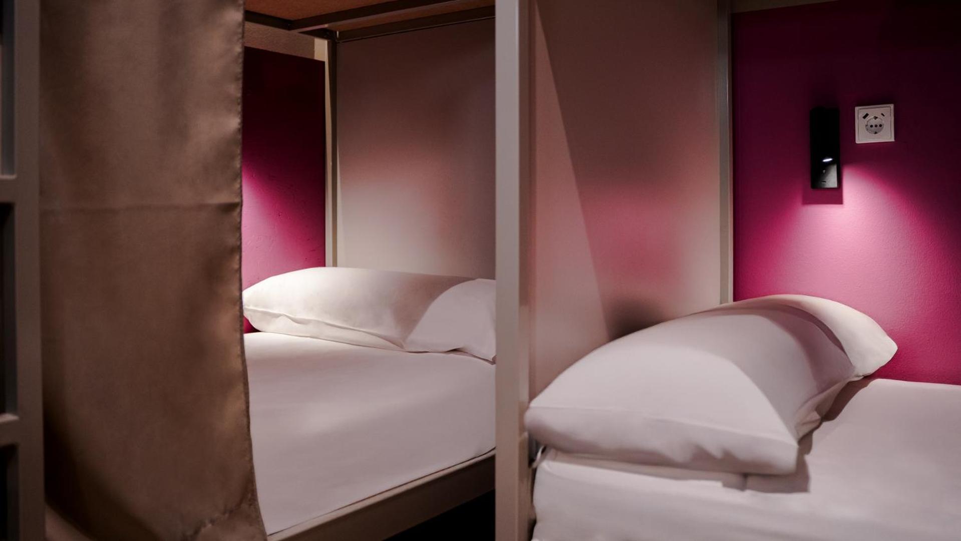 Posto Letto in Dormitorio Misto con 4 Letti